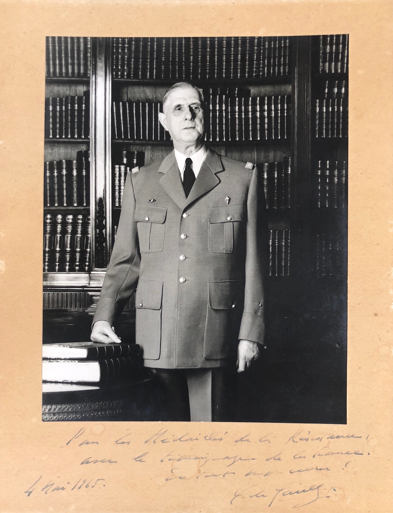 Charles de GAULLE Photographie dédicacée aux Résistants
