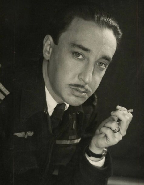 Un des plus beaux portraits photographiques de Romain GARY.