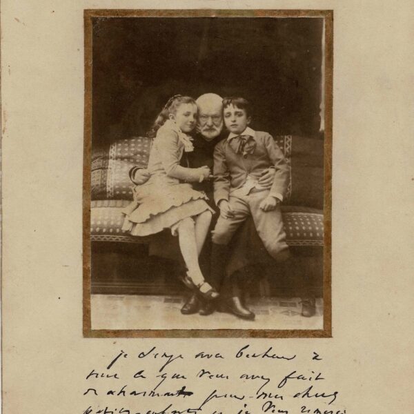 L'art d'être grand-père selon Victor HUGO. Photographie dédicacée.