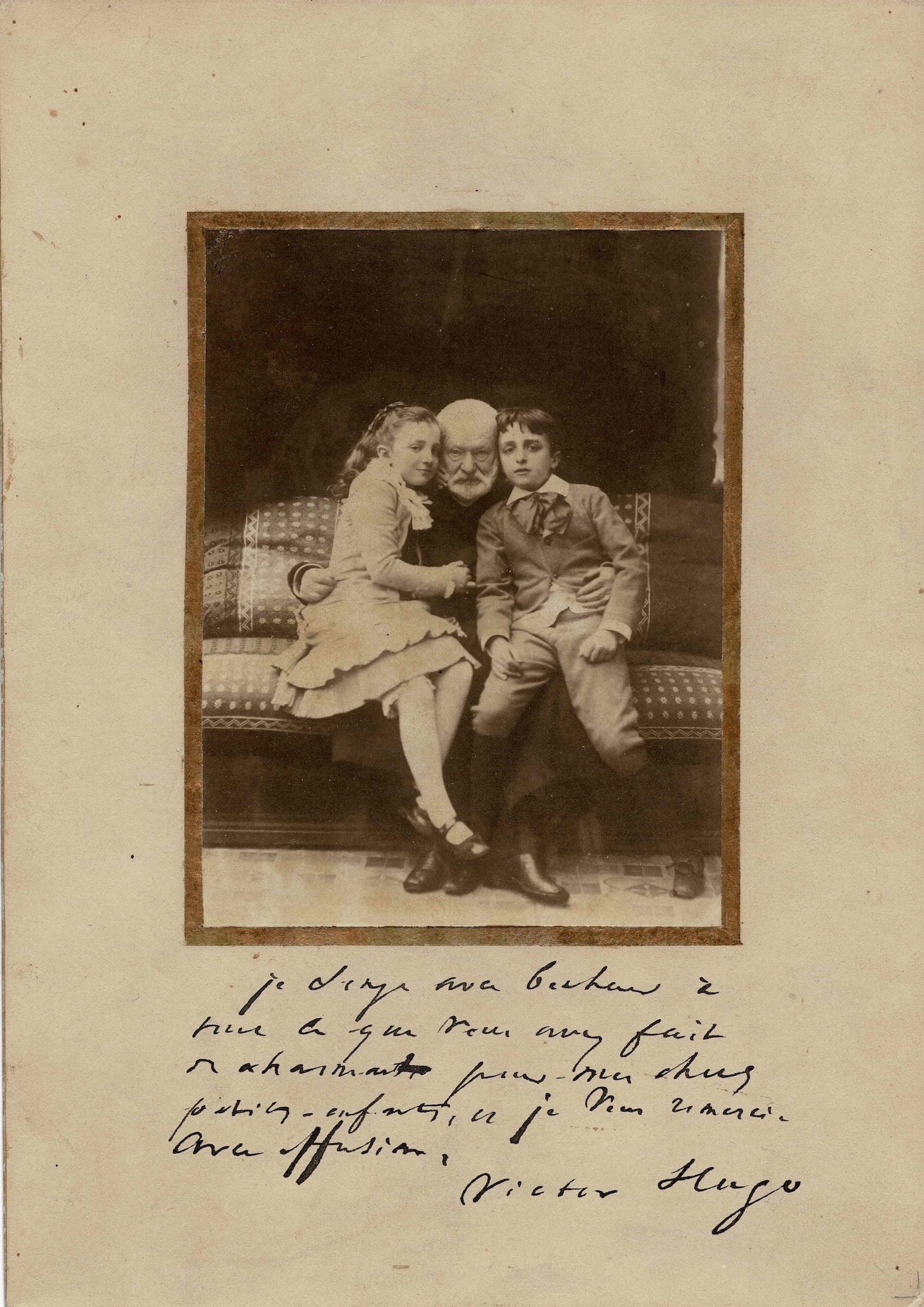 L'art d'être grand-père selon Victor HUGO. Photographie dédicacée.