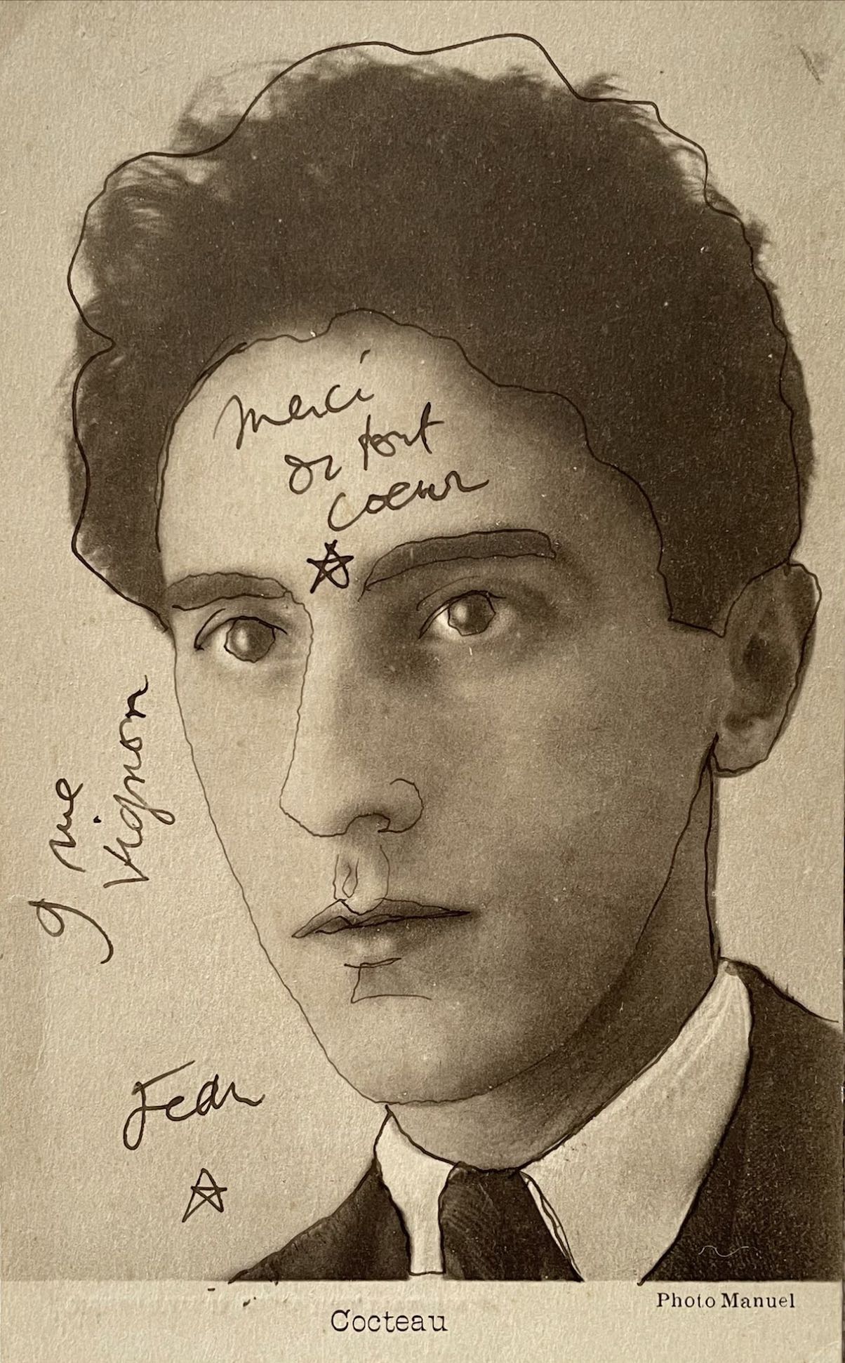 Jean COCTEAU surligne les traits de son visage et envoie son amitié. 1933.