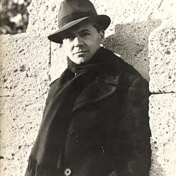 Jean MOULIN pose pour l'éternité. Photographie originale. 1940.