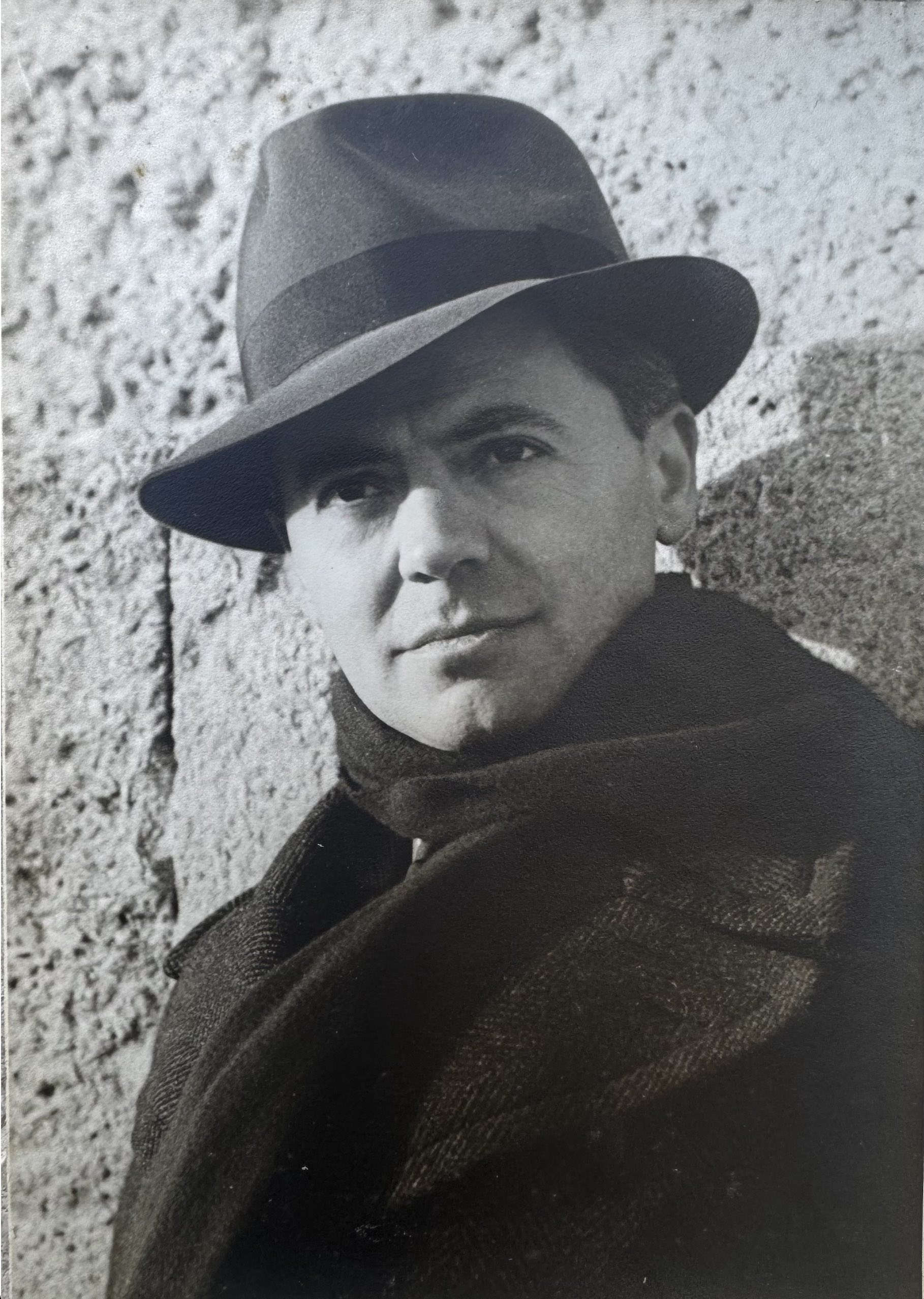 Le mythique portrait de Jean MOULIN, dédicacé par sa soeur Laure.