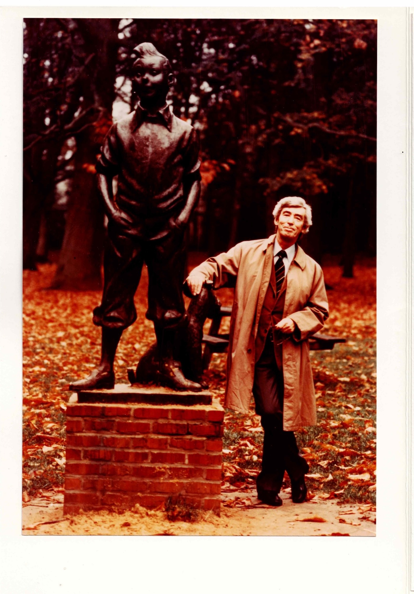 HERGÉ - Signed greeting card and original silver gelatin photograph. – Image 3