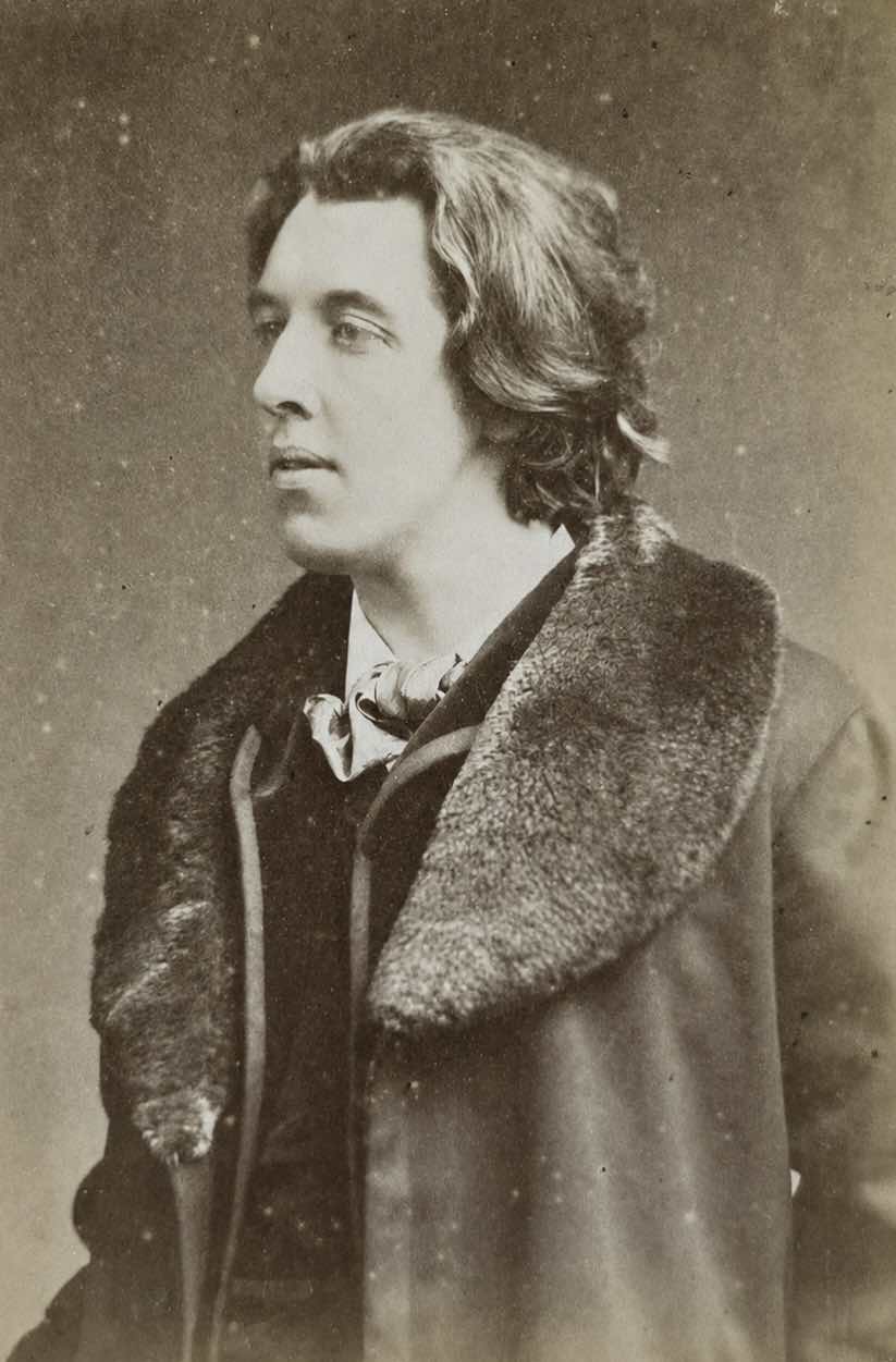 Oscar WILDE pose sous l'objectif d'Elliott & Fry, à Londres, en mars 1881.